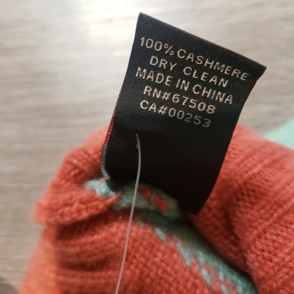 Made of Me Collection Eighteen 100% Cashmere Snood Cinnamon Red NWT - Picture 8 of 10